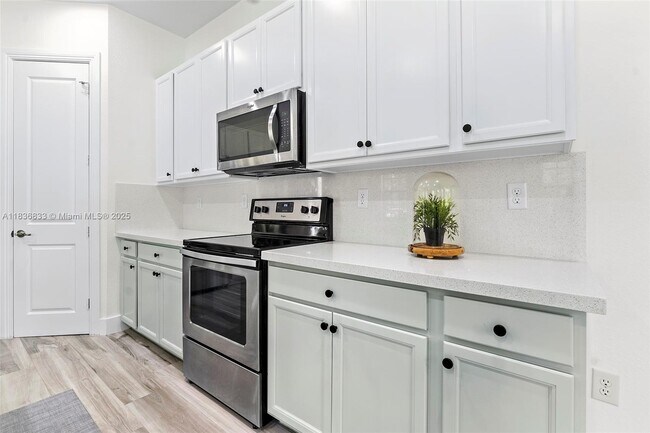 Building Photo - 115 SW 127th Terrace