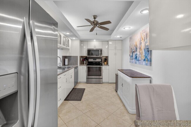 Building Photo - 4748 S Ocean Blvd