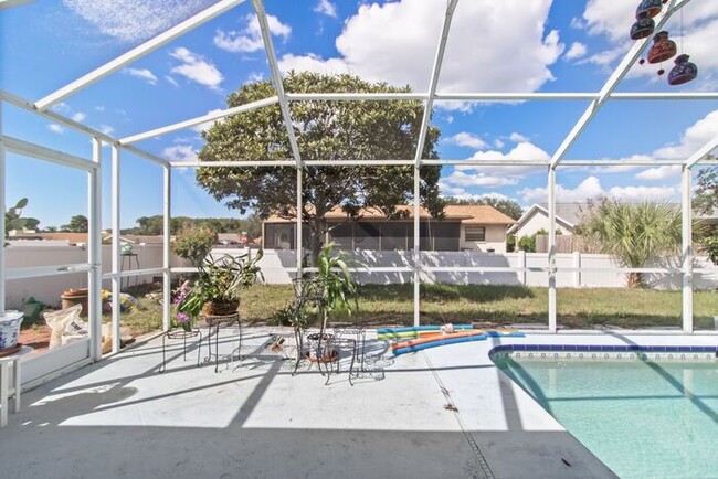 Building Photo - Hudson Pool Home for Lease