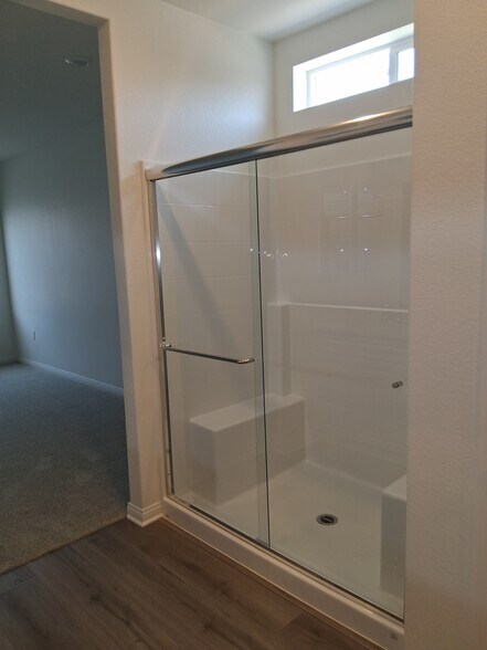 Primary shower - 30570 Greenfield Dr