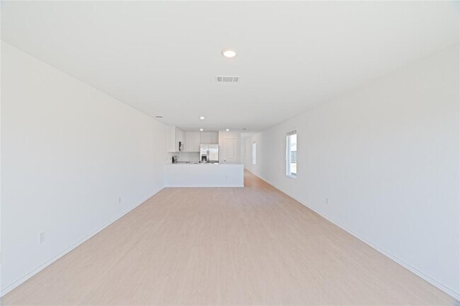 Building Photo - 241 Kings Row Ln