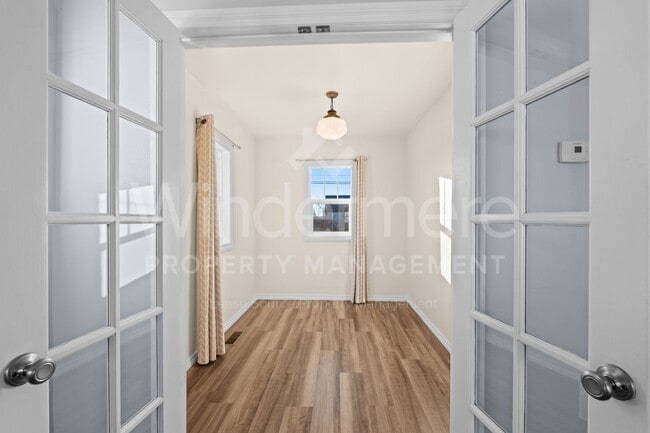 Building Photo - Welcome to this charming 1-bedroom, 1-bathroom home located in the vibrant city of Spokane, WA.