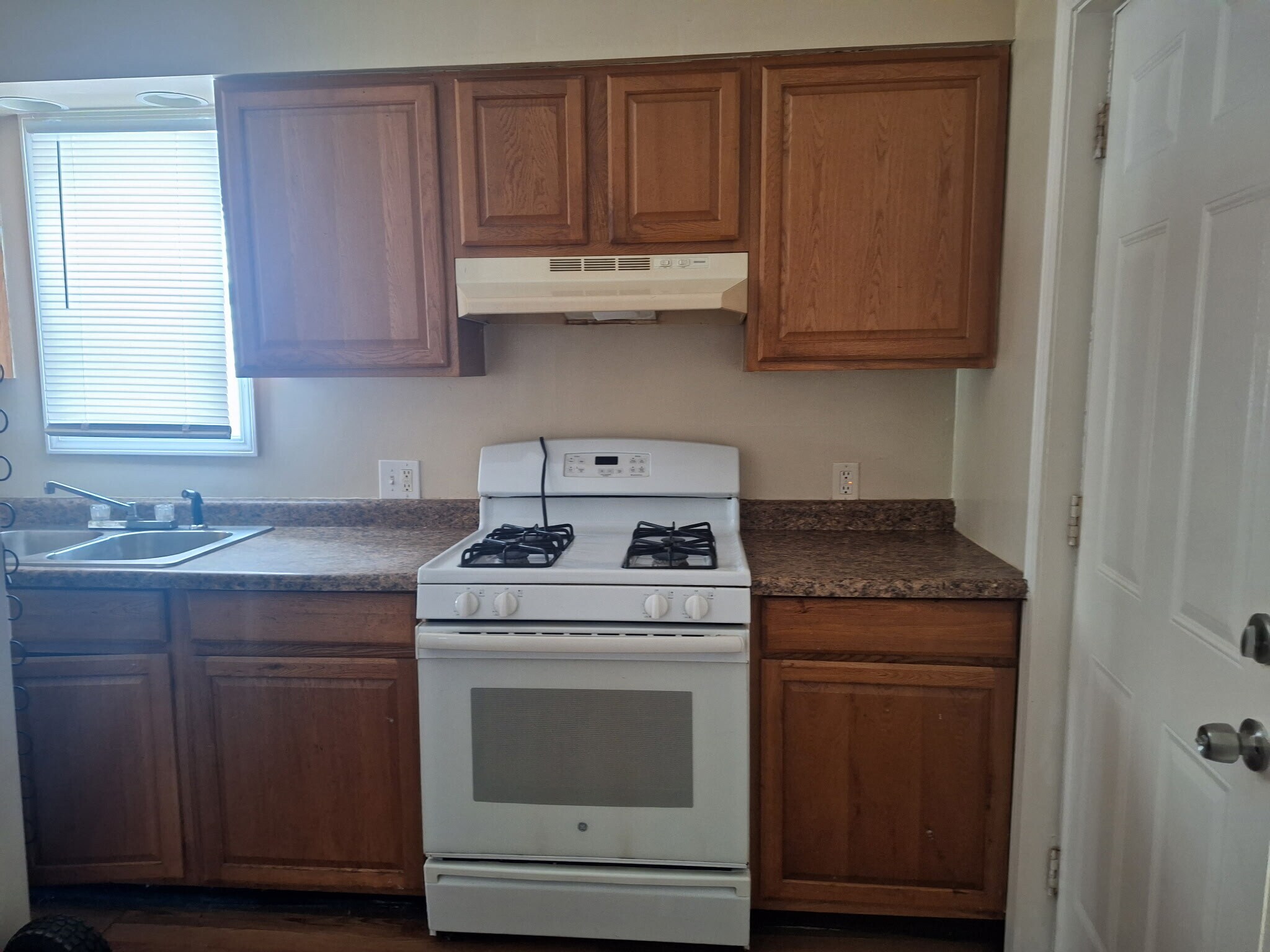 Building Photo - 702 N Catherine St