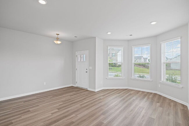 Building Photo - 2106 Cadenza Cir