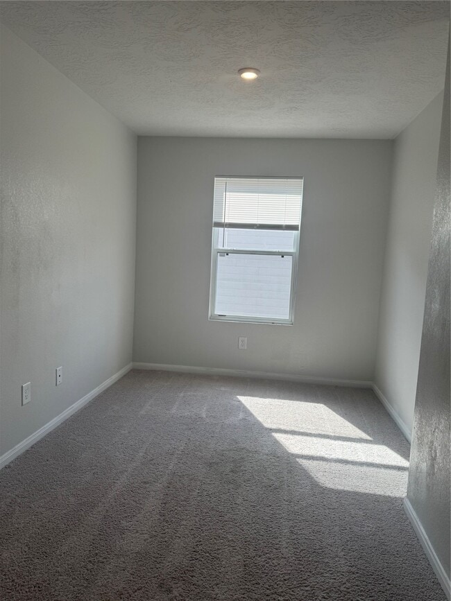 Building Photo - 68 Rd 51026