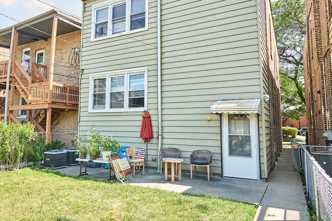 Building Photo - 5018 W Pensacola Ave