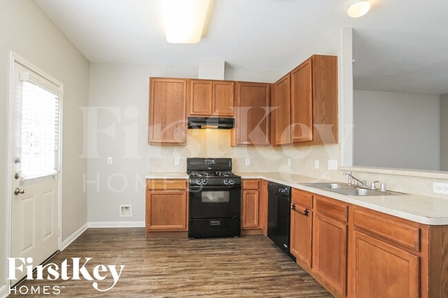 Building Photo - 12911 Pine Meadows St