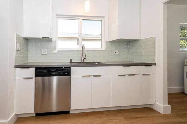 Building Photo - Keystone