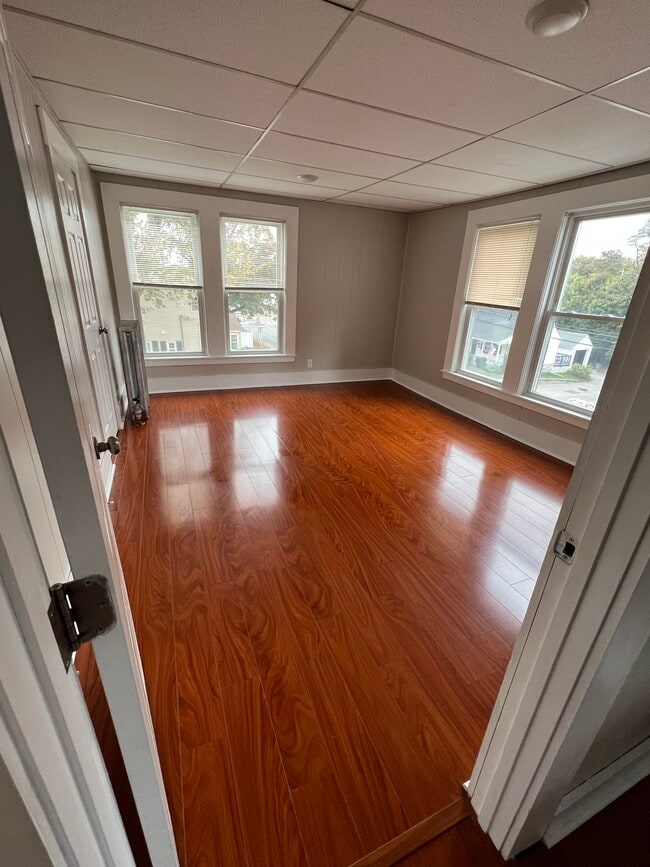 Building Photo - 6 Pleasant View St