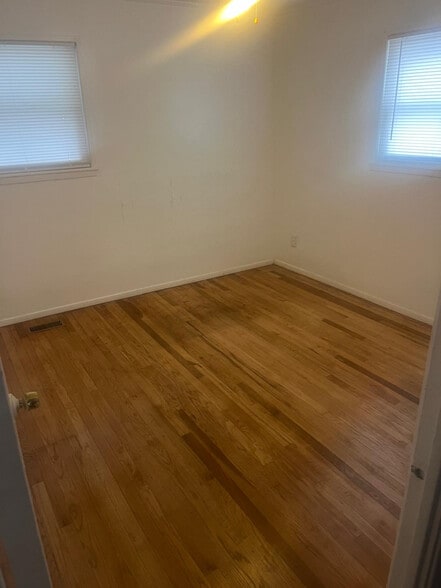 Building Photo - 1610 Garwood Dr