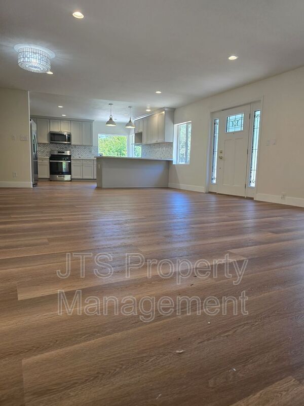 Building Photo - 9421 Fair Oaks Blvd