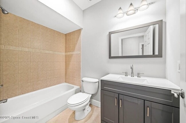 Building Photo - 2552 N Hwy A1A