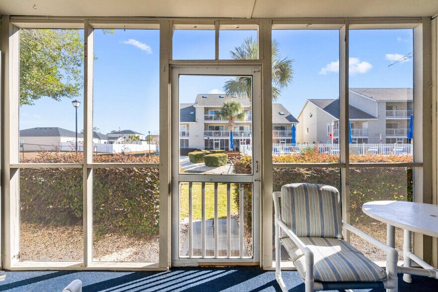 Building Photo - 1860 Auburn Ln