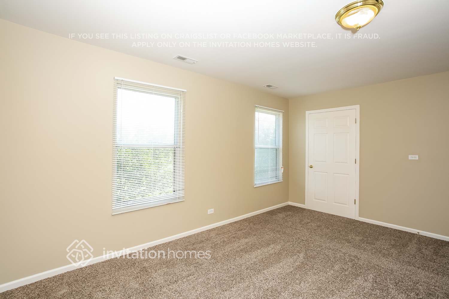 Building Photo - 484 Columbine Ln