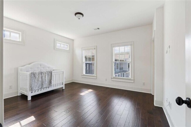 Building Photo - 124 Parkside W Ct