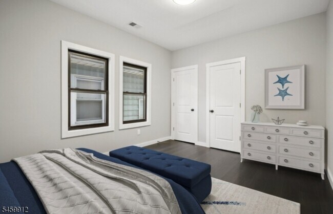 Building Photo - 142 Maple Ave