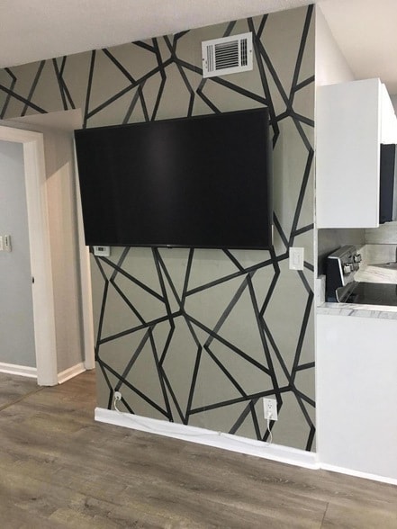 Building Photo - 2741 NE 8th Ave