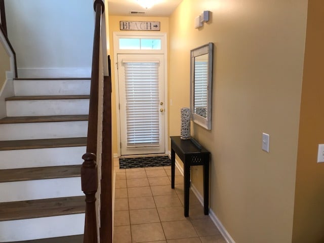 Entry - 27 Sugar Maple Ln