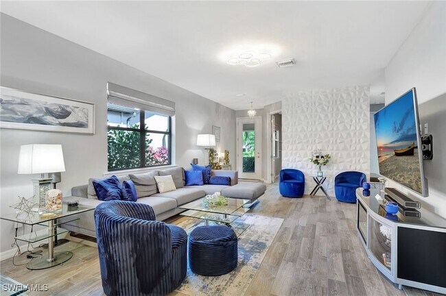 Building Photo - 10908 Clarendon St