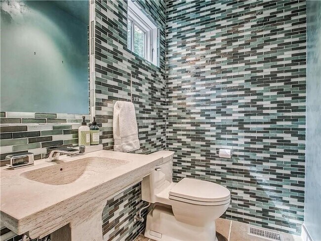 Building Photo - 1109 NW 55th St