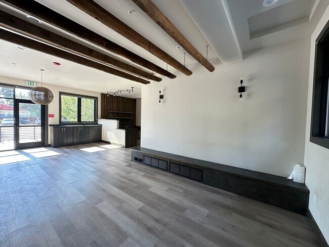 Building Photo - 1502 N 3rd St