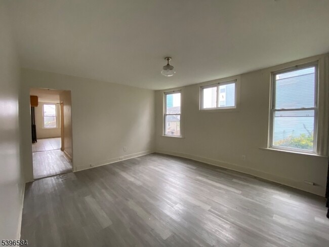 Building Photo - 130 Milford Ave