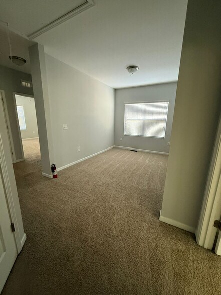 Building Photo - Room in Townhome on Durants Neck Ln