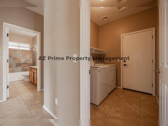 Building Photo - 6086 S Pearl Dr