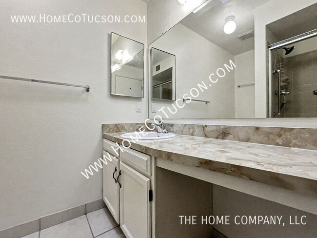 Building Photo - 927 W Rio-Altar