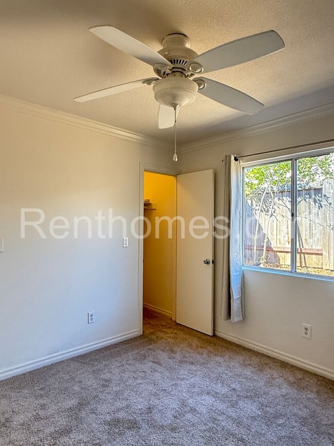 Building Photo - 1588 Rambla Puesta