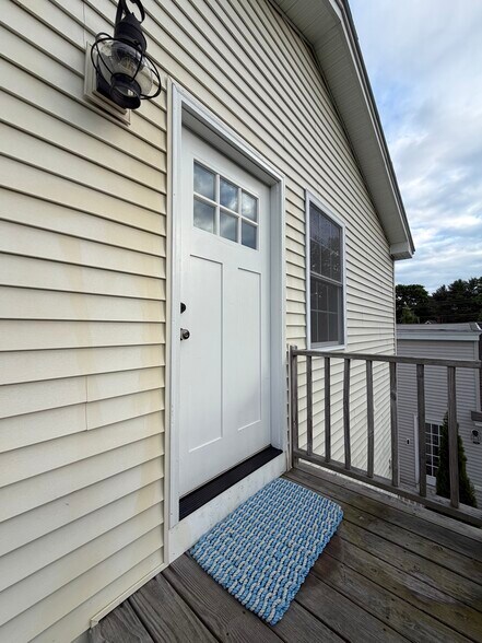 Building Photo - 302 Pine Point Rd