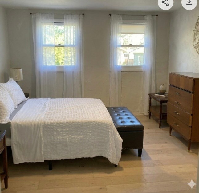 Building Photo - 832 S Roosevelt St