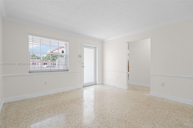 Building Photo - 1333 W 37th St