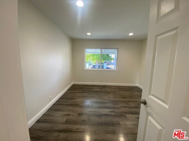 Building Photo - 6644 Atoll Ave