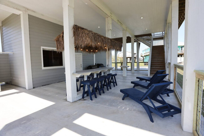 Building Photo - 927 Palm Ridge Dr
