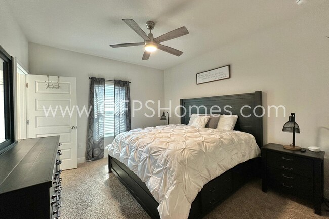 Building Photo - 8090 Silver Maple Dr