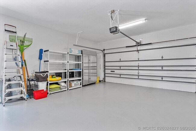 Building Photo - 207 Royal Palm Dr