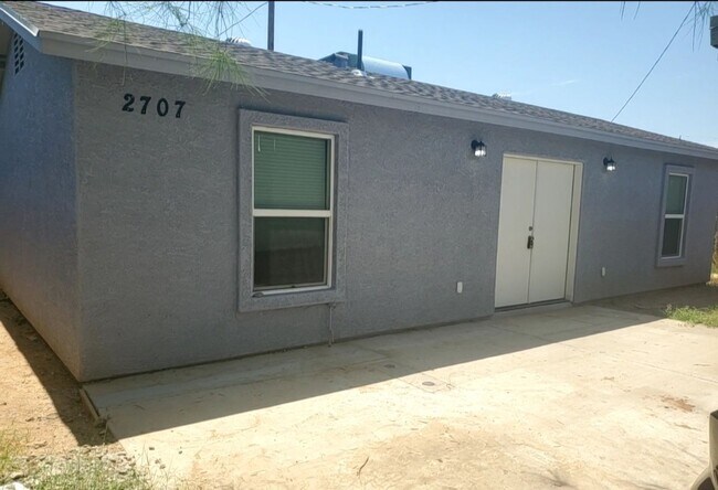 Building Photo - New Home Centrally Located