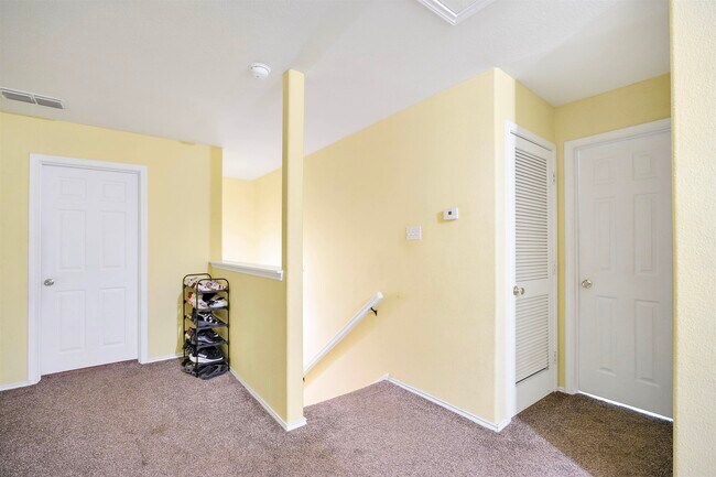 Building Photo - 2122 Mallorca Dr