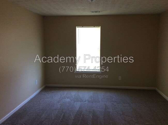 Building Photo - 390 Summer Hill Cir