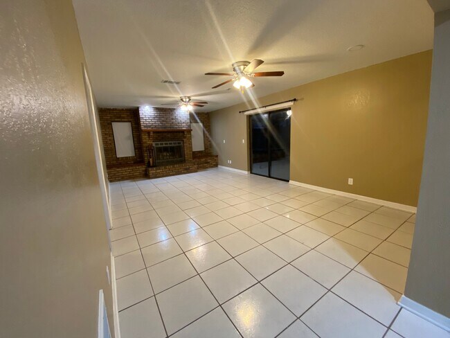 Building Photo - 10401 County Lake Dr
