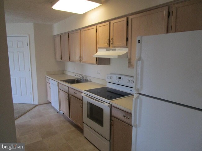 Building Photo - 6900 St Ignatius Dr