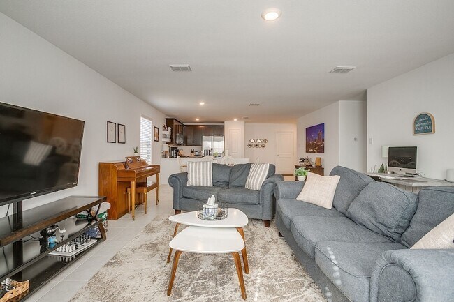 Building Photo - 6329 Becker Ave