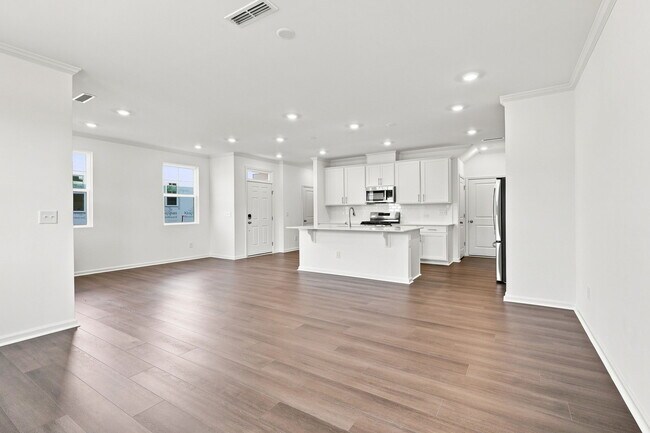 Building Photo - 219 Deercroft Dr