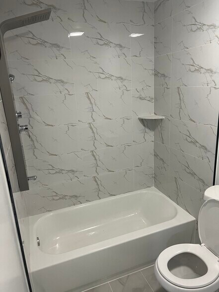 Building Photo - 1806 67th Ave