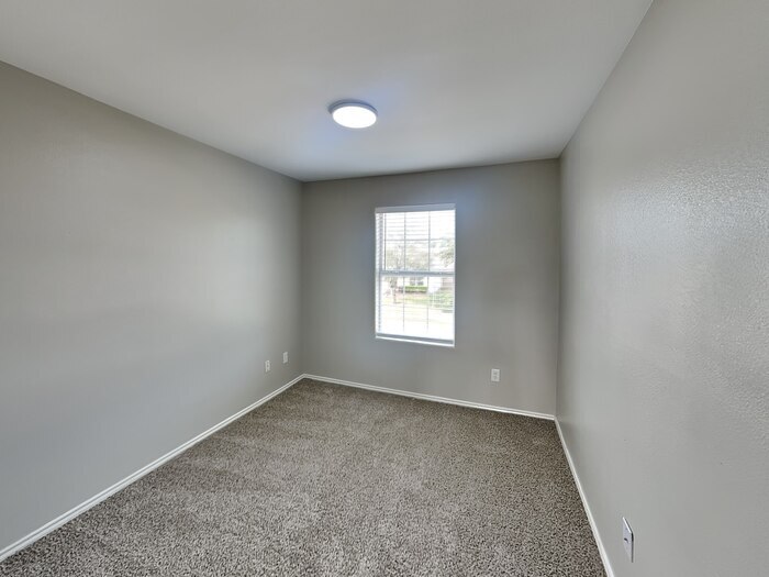 Building Photo - 3914 Ridge Canyon Rd