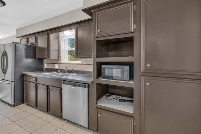 Building Photo - 22315 Walnut Valley Dr