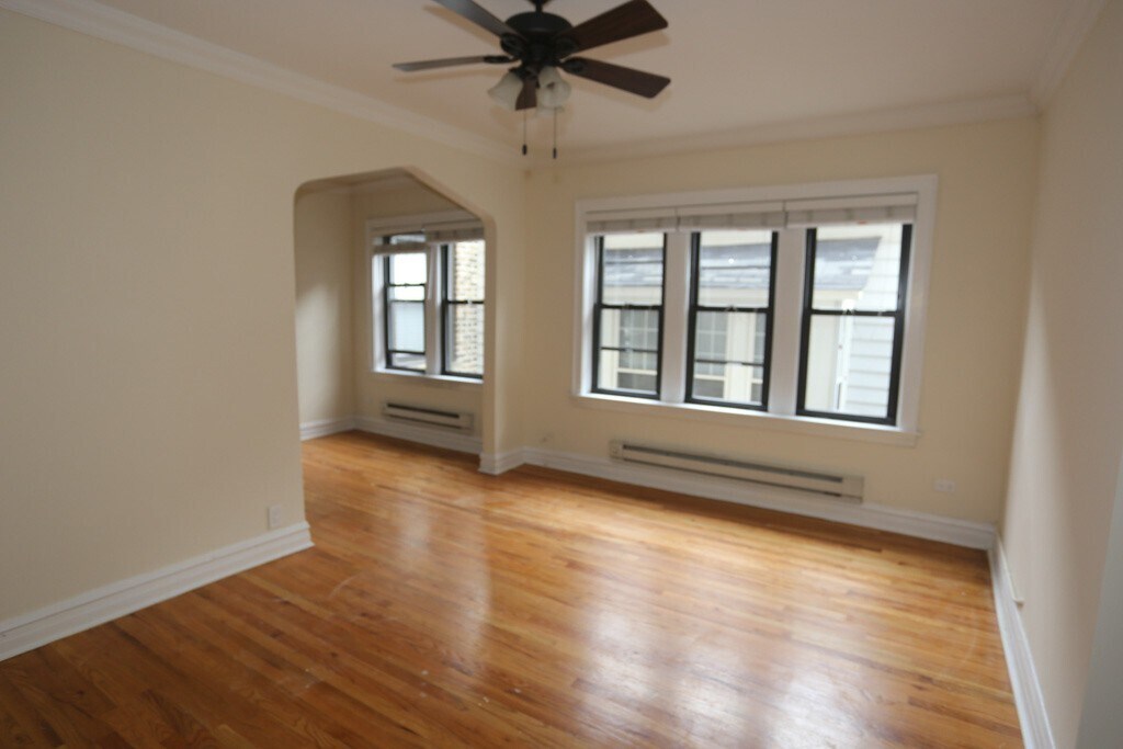 Building Photo - 4740 N Hermitage Ave