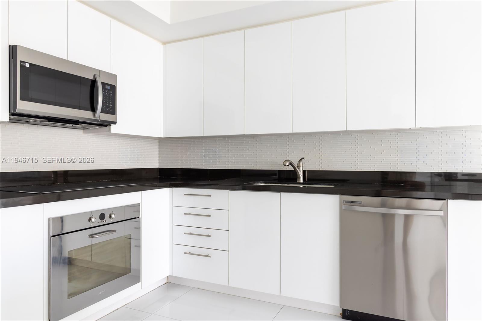 Building Photo - 92 SW 3rd St