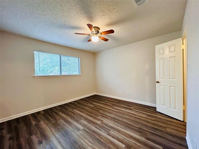 Building Photo - 9317 Kempler Dr